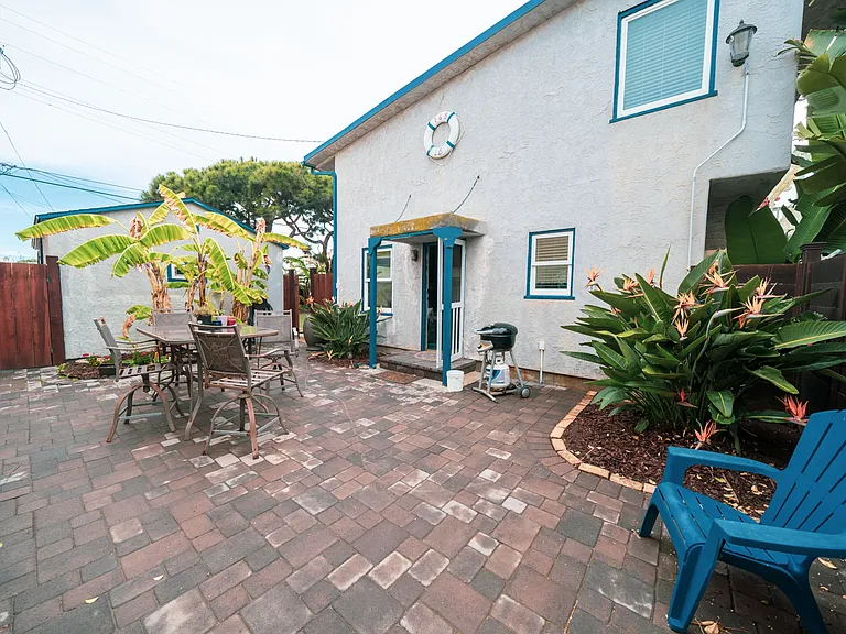 168 Elder Ave — Photo 8