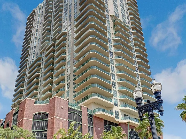 1431 Riverplace Blvd #1401 — Photo 75
