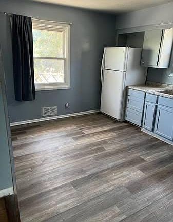 4th image of 751 Hague Ave
