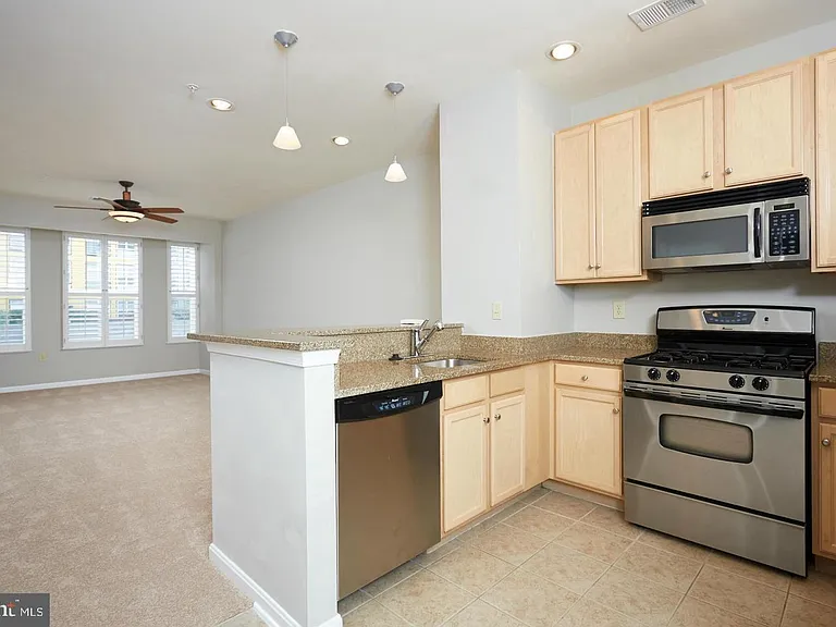 2655 Prosperity Ave #205 — Photo 4
