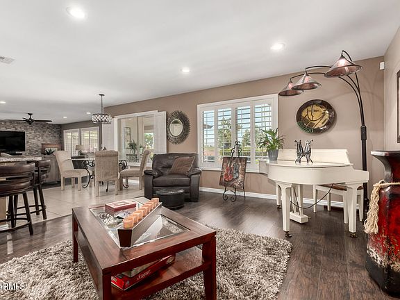 4th image of 11010 W ACACIA Drive