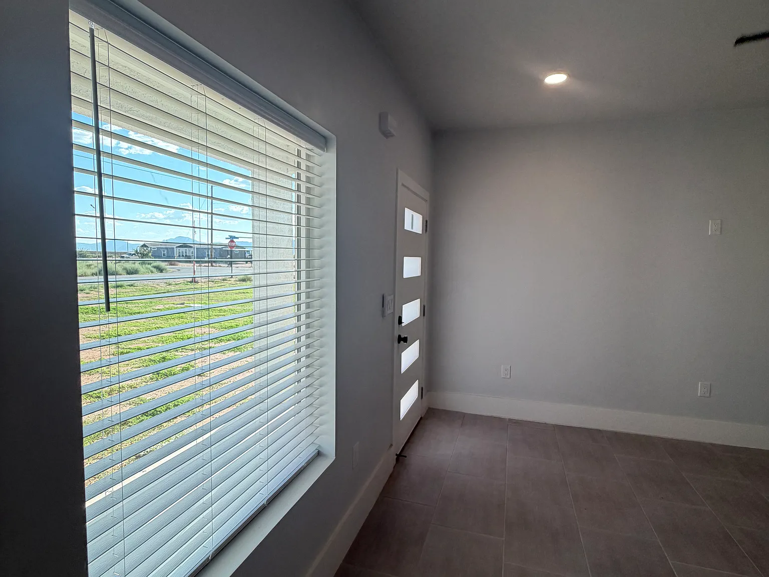 3 bed, 1200 sqft, $1,400 — Photo 2