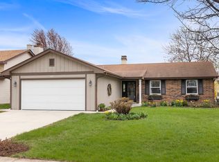 604 Devonshire Ln, Wheaton, IL 60189