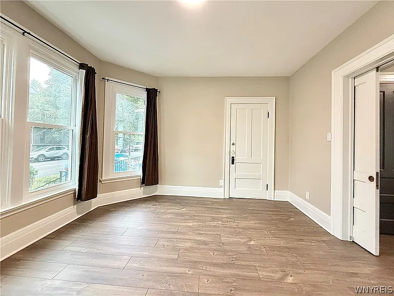 460 Rhode Island St — Photo 11