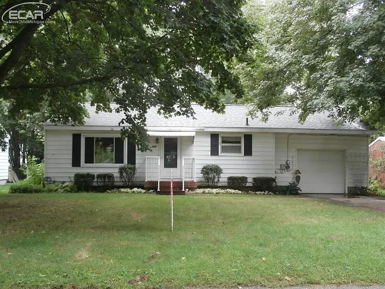 209 Oak St photo 1