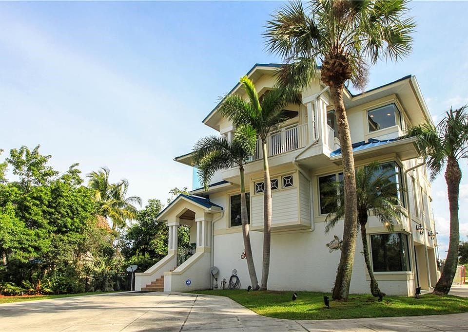 Front of Home from SW Corner