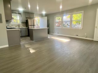 256 Hillcrest St #1F, Staten Island, NY 10312