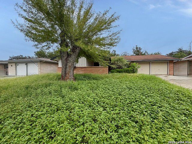 1st image of 3446 Chateau Dr
