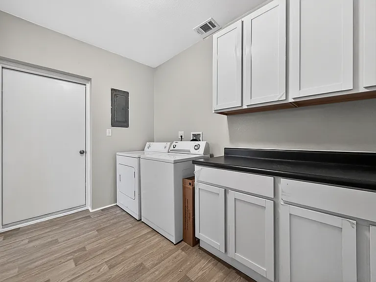 510 Barrow Ave — Photo 11