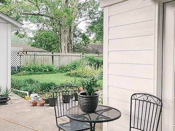 3rd image of 255 Bellewood Dr