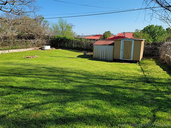 3rd image of 1101 Palmer Ln