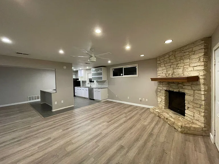7904 Scotland Yard — Photo 3