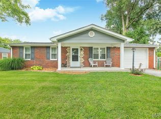 138 Surrey Ln, Bethalto, IL