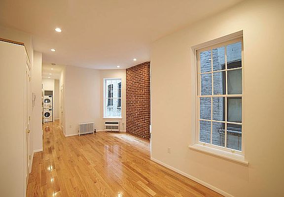 3rd image of 316 E 84th St APT 3W