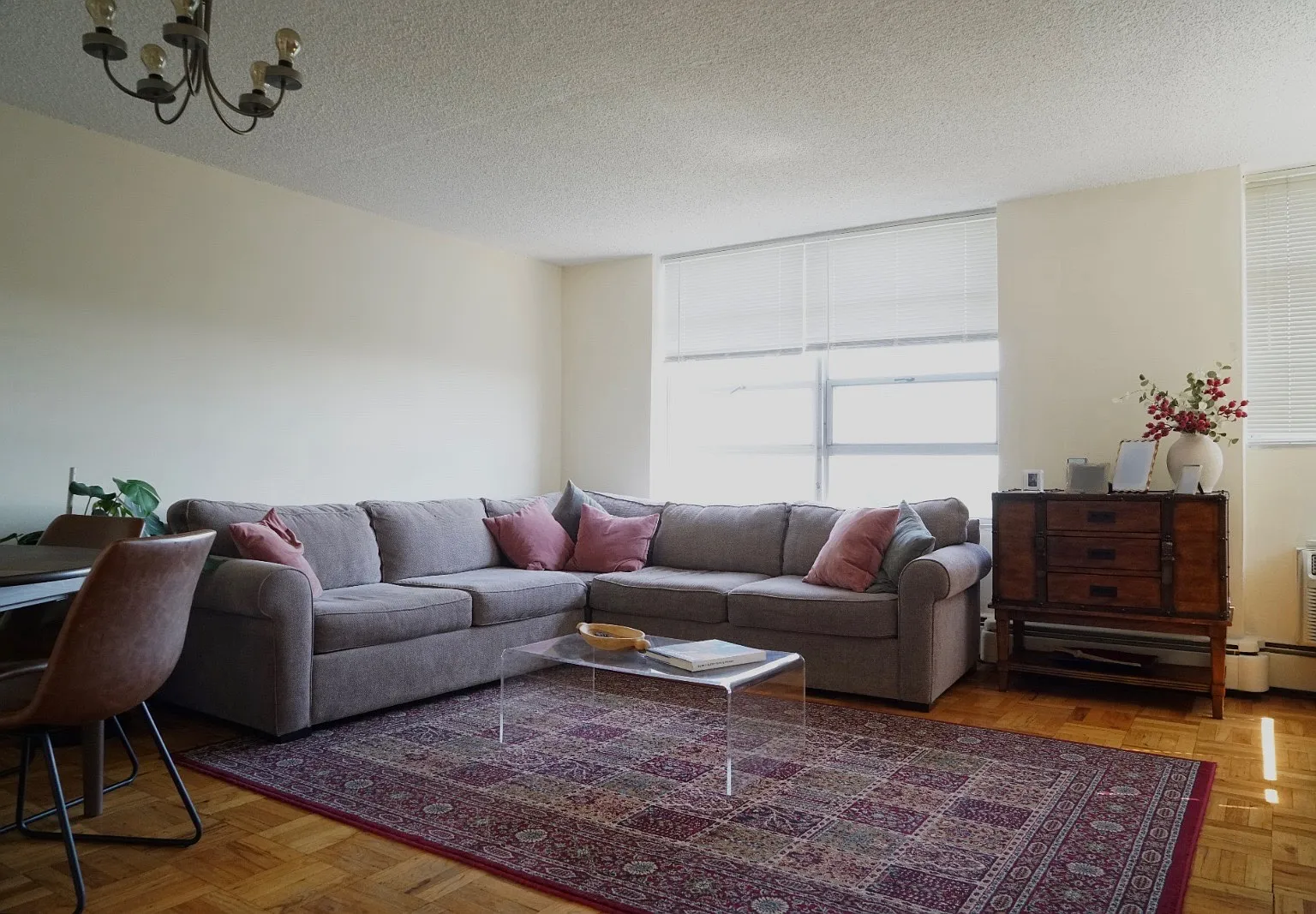 2 bed, 825 sqft, $1,950 — Photo 1