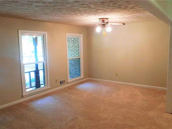 5th image of 2692 Abington Dr