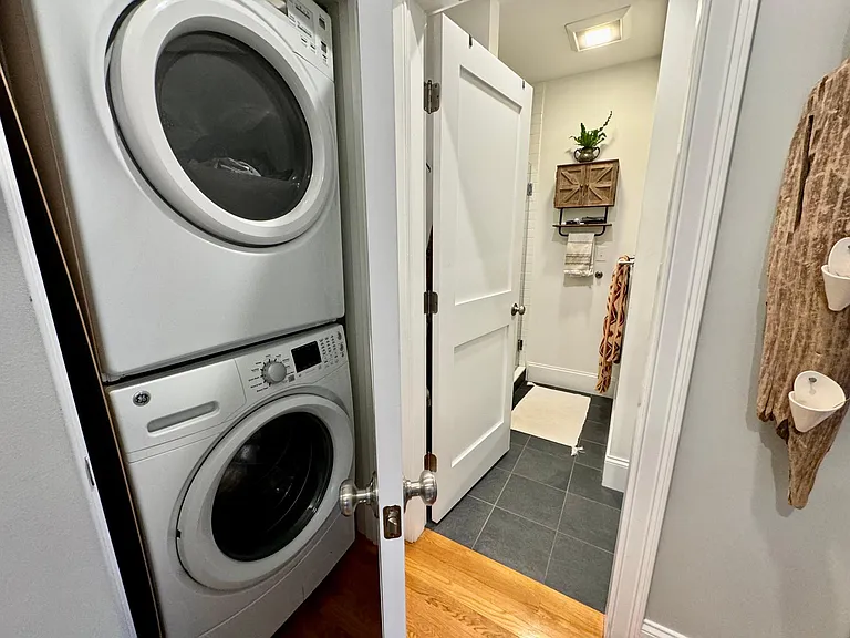 405 S Huntington Ave #2R — Photo 66