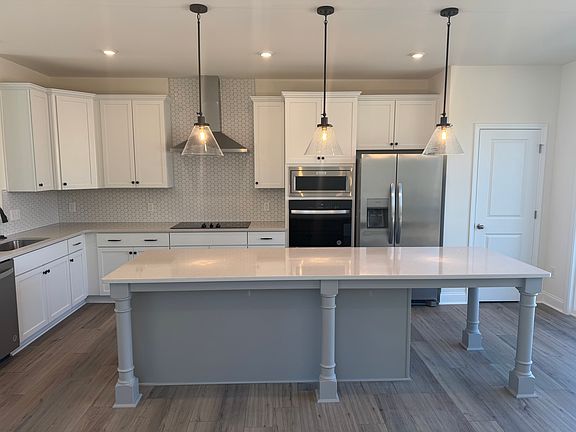 5th image of 4236 Alexander View Dr