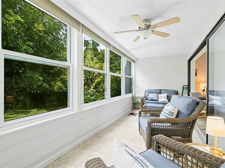 440 Palm Tree Dr — Photo 13