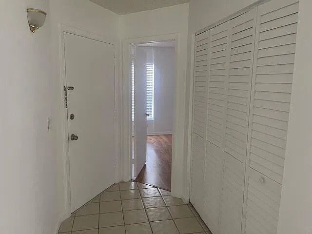 1 bed, 1.0 bath, 722 sqft, $1,750 — Photo 2