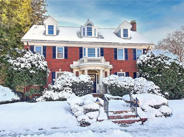 39 Harwich Rd, Providence, RI 02906