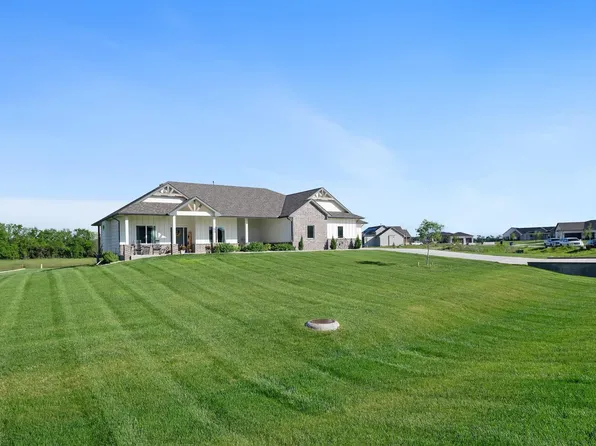 2013 Hawkins Ln, Goddard, KS 67052