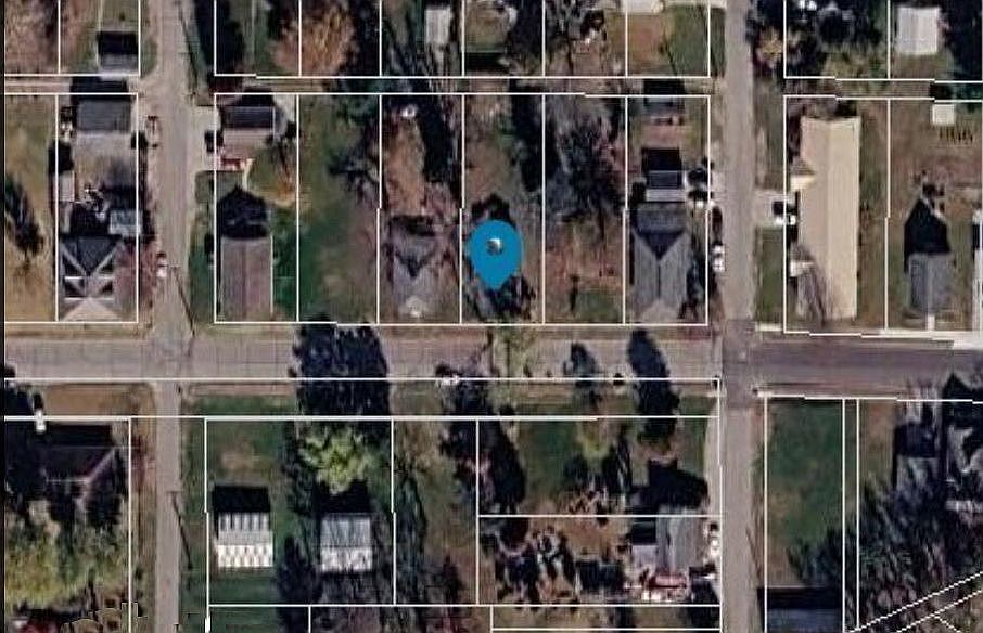 2nd image of 812 W 3rd St