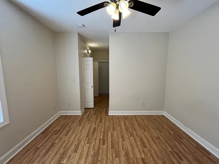 912 Portland St #3 — Photo 9
