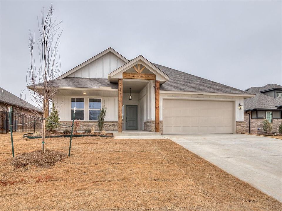1st image of 2420 Creekview Trl