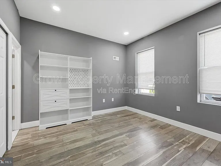1935 N Newkirk St — Photo 10