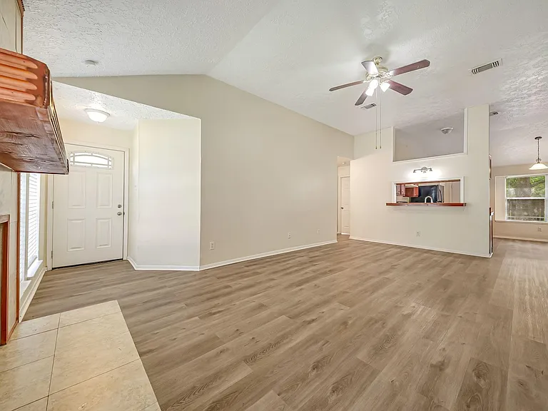 16906 Canary St — Photo 7
