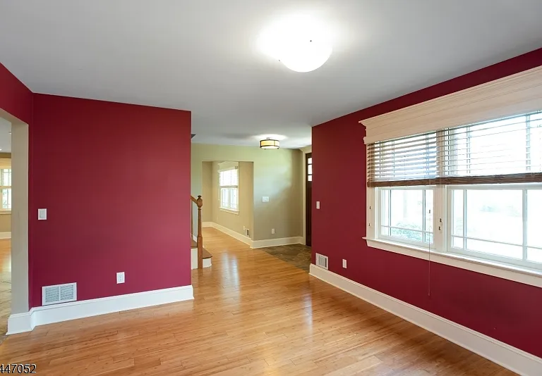 30 Gates Ave — Photo 23