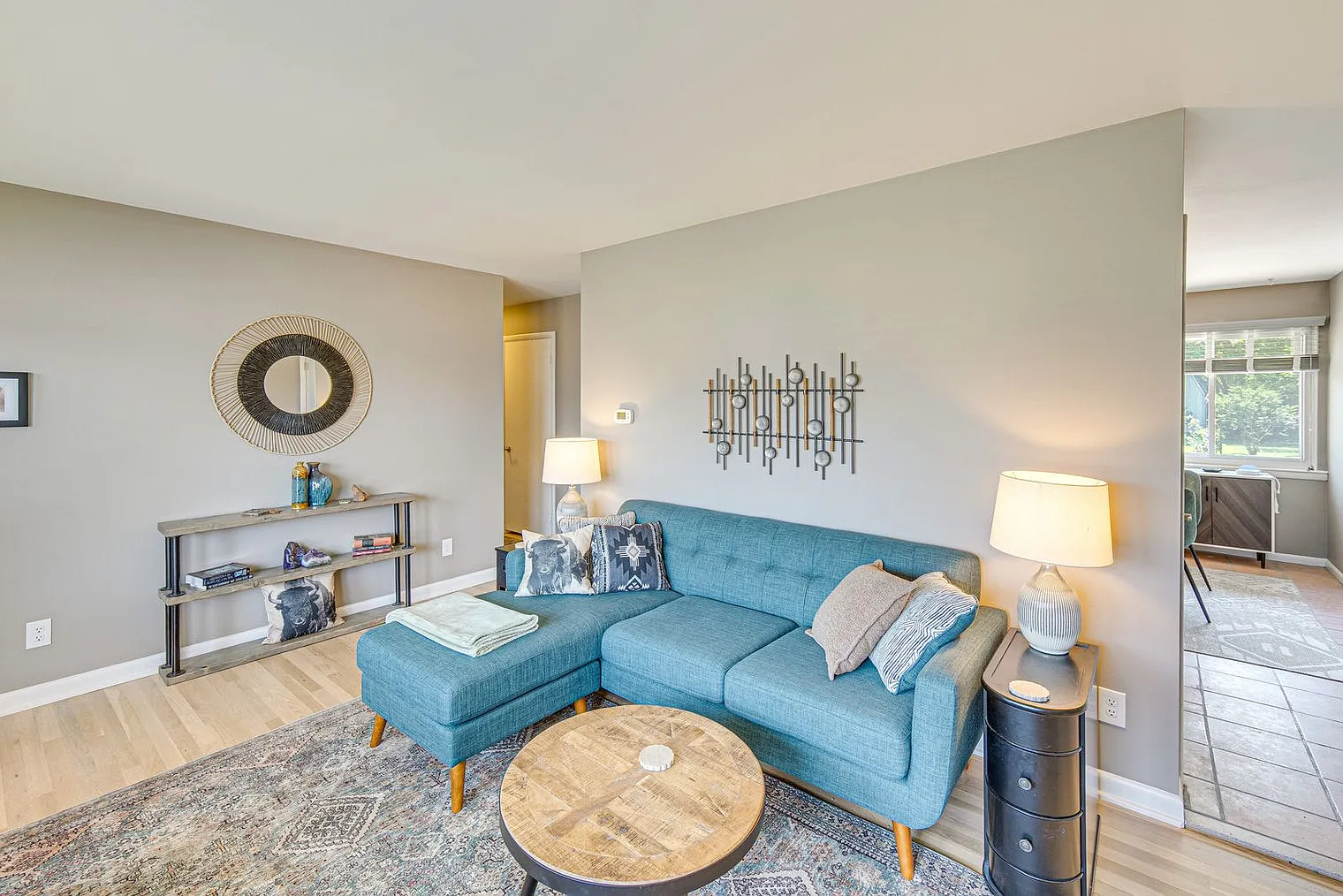 2 bed, 1.0 bath, 1054 sqft, $4,741 — Photo 3
