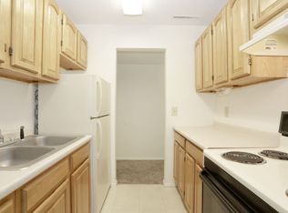 908 N Broadway Ave #515-1, Urbana, IL 61801
