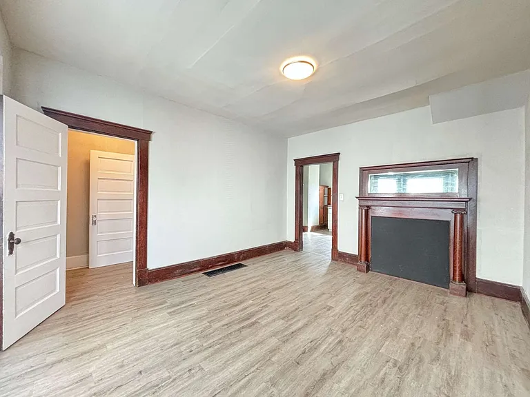 30-32 Lagonda Ave — Photo 20
