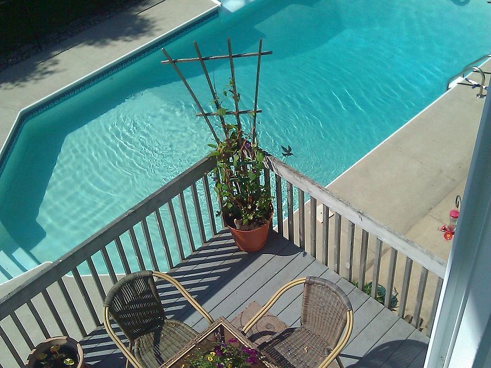 1st image of 6066 Statler Dr SE