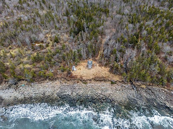 4th image of Shore Rd W