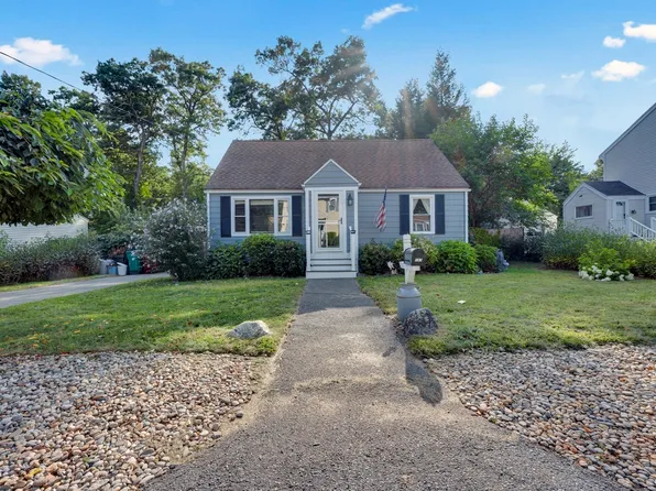 187 Campbell Dr, Lowell, MA 01851