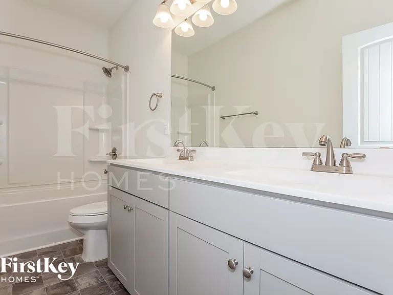 5521 Begonia St — Photo 8