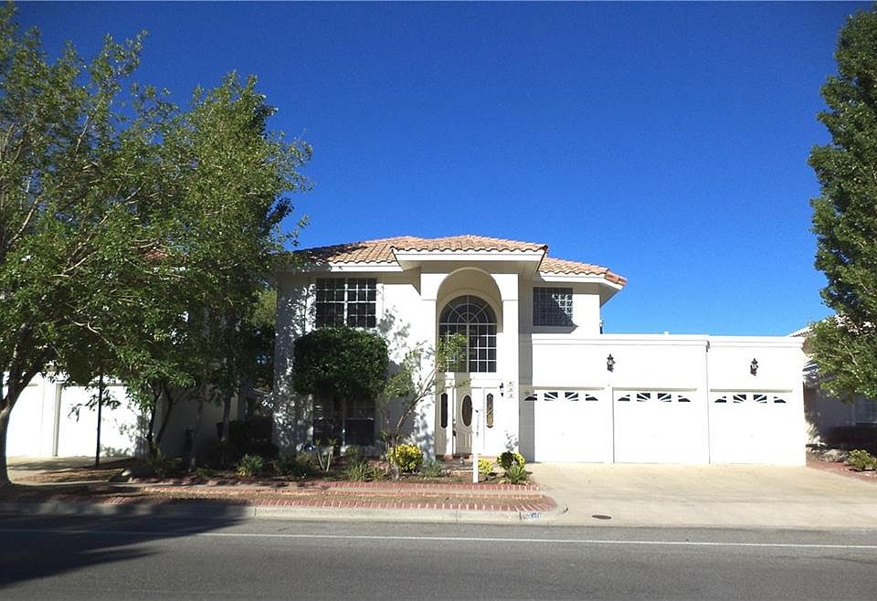 1st image of 913 Via De La Paz Dr