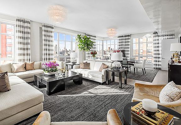4th image of 200 E 95th St #24A