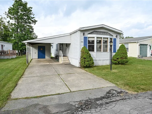 103 S Eaglecrest Dr, Hamburg, NY 14075
