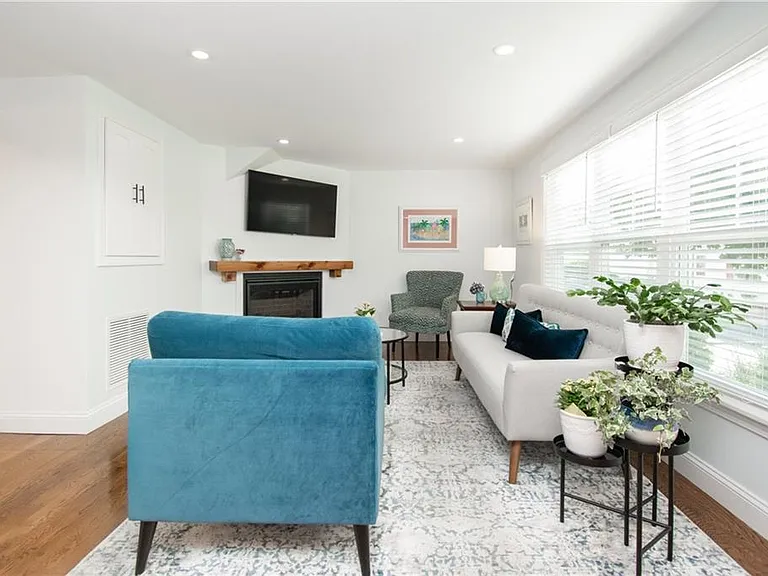 58 Collins St — Photo 12