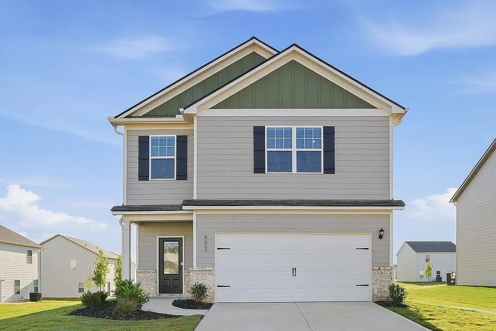4 bed, 2.5 bath, 2384 sqft, $2,460 — Photo 1