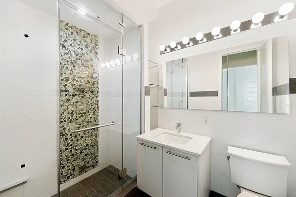 Rented by CORE | media 36