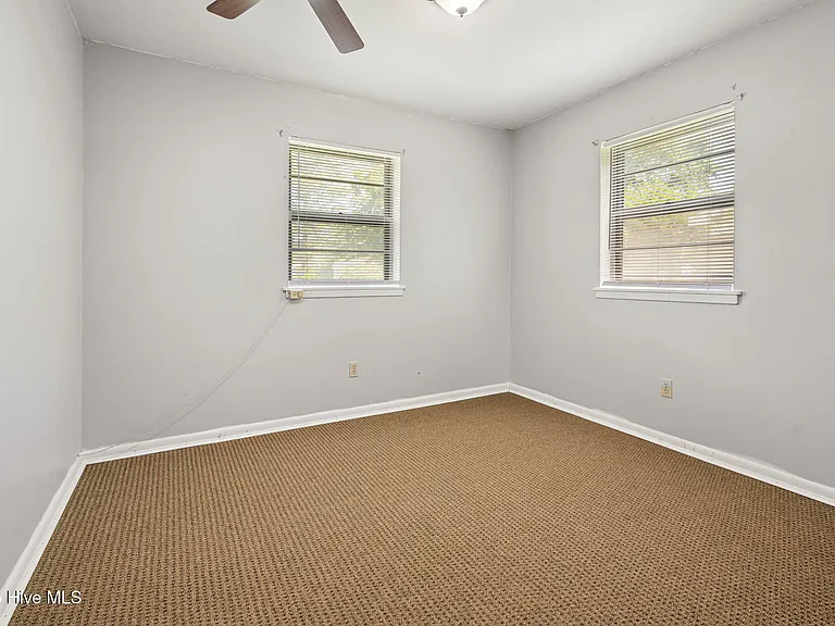 10 Stoney Rd — Photo 21