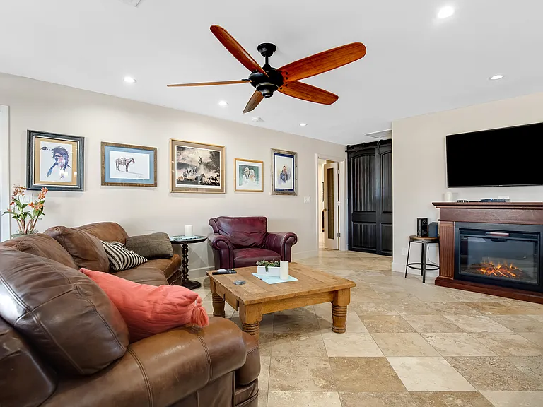 2032 E La Jolla Dr — Photo 7