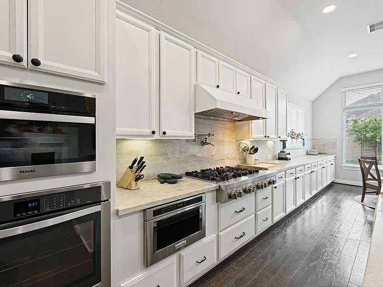 4519 Sterling Heights Ln — Photo 9