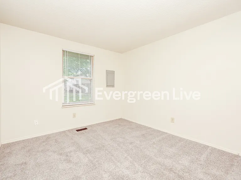 6492 Rolling Glen Dr — Photo 11