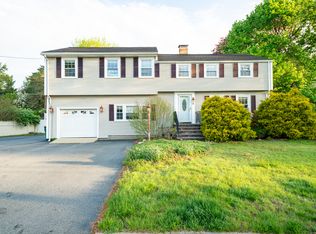 6 Crawford Dr, Woburn, MA 01801